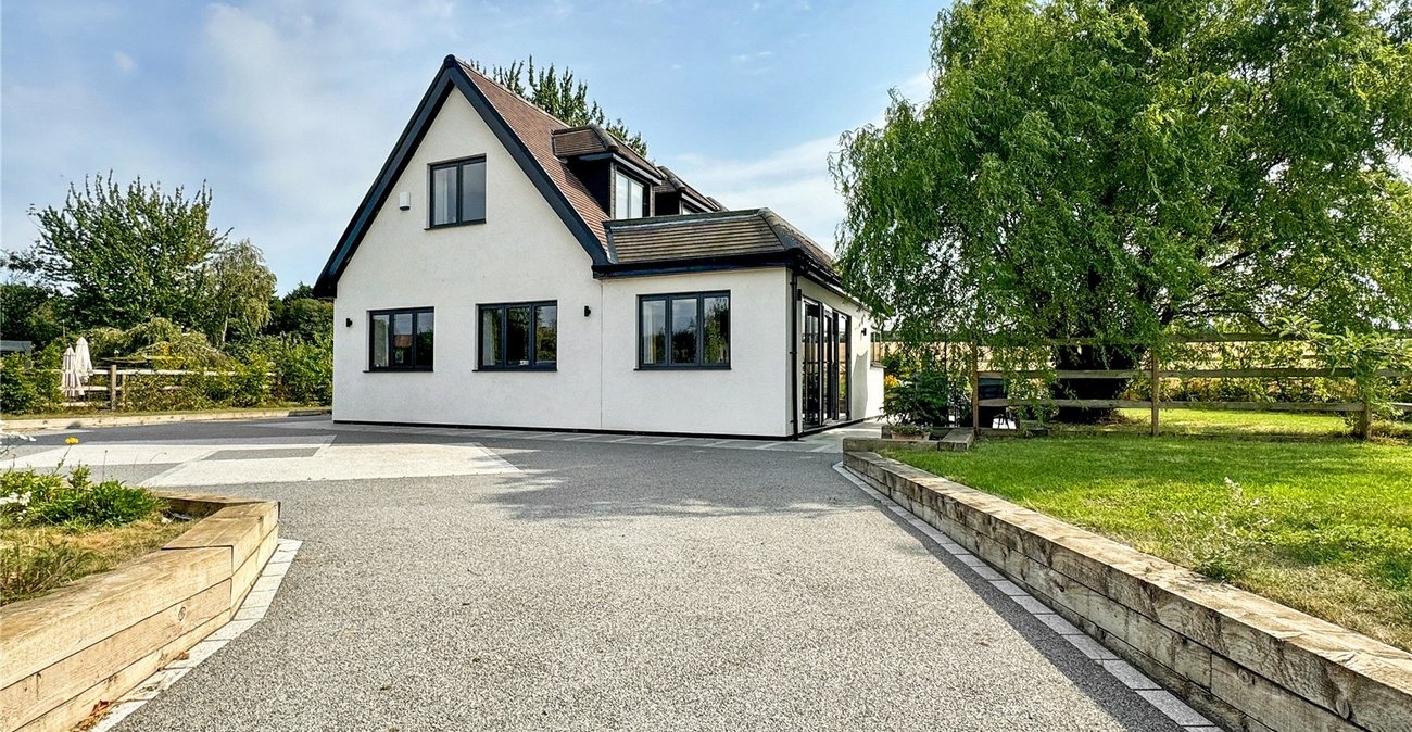 3 bedroom house for sale in Hextable | Robinson Jackson