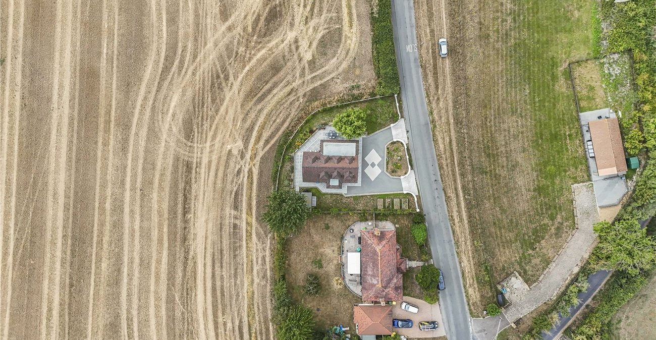 3 bedroom house for sale in Hextable | Robinson Jackson