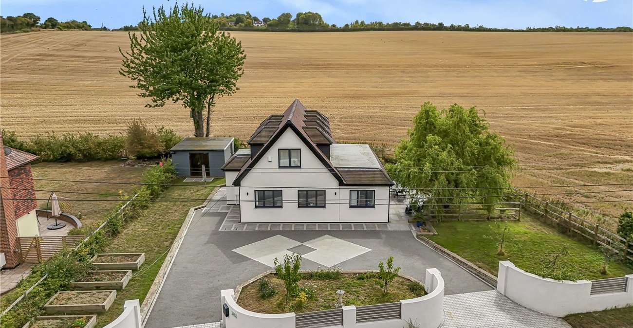 3 bedroom house for sale in Hextable | Robinson Jackson