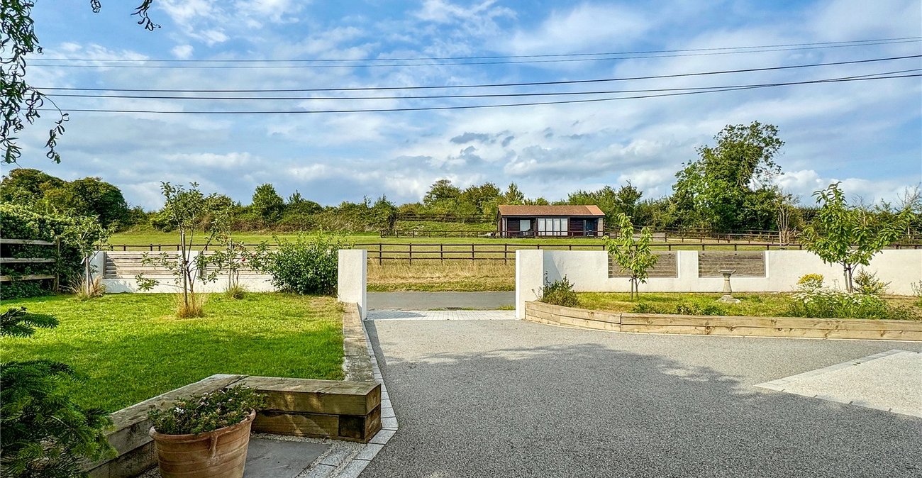 3 bedroom house for sale in Hextable | Robinson Jackson