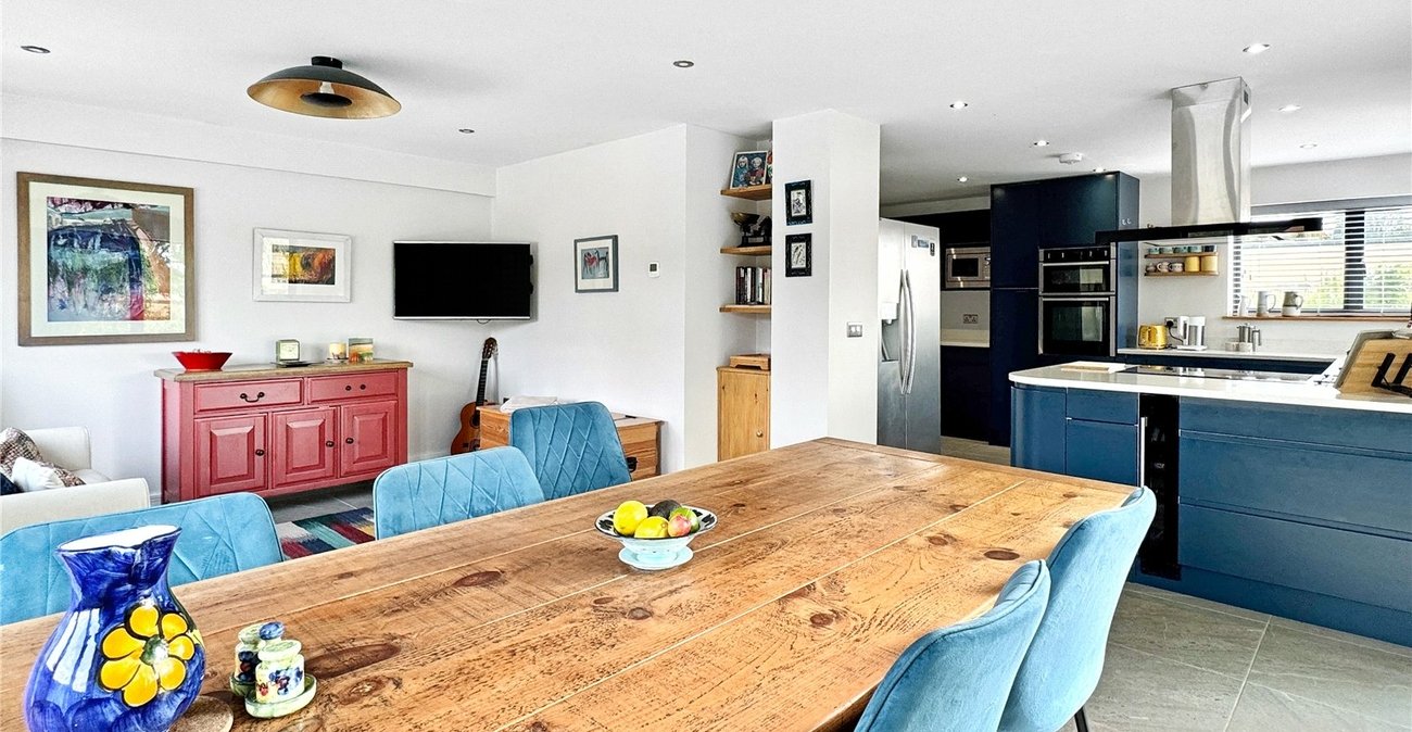 3 bedroom house for sale in Hextable | Robinson Jackson