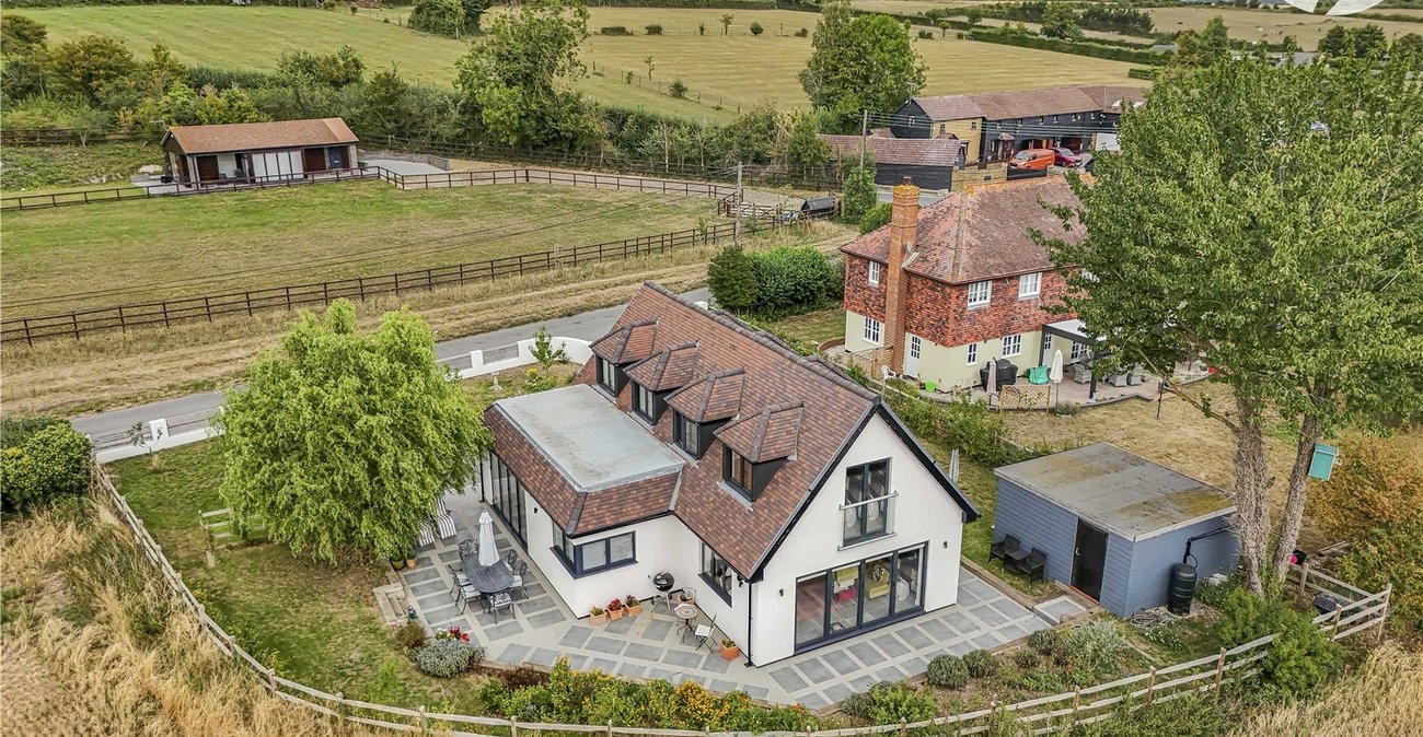 3 bedroom house for sale in Hextable | Robinson Jackson