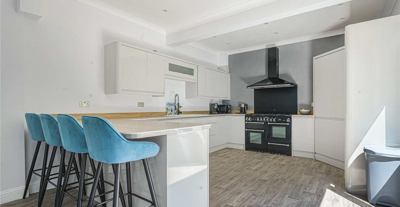 5 bedroom house for sale in Hextable | Robinson Jackson