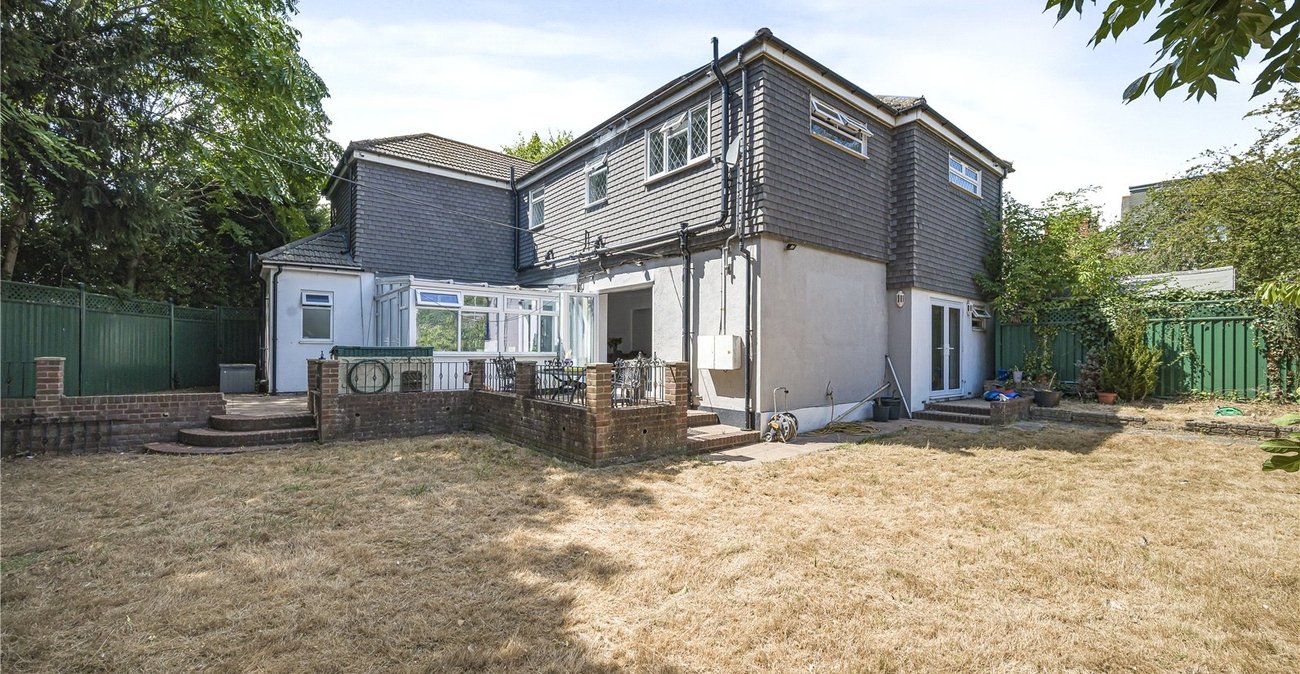 5 bedroom house for sale in Hextable | Robinson Jackson