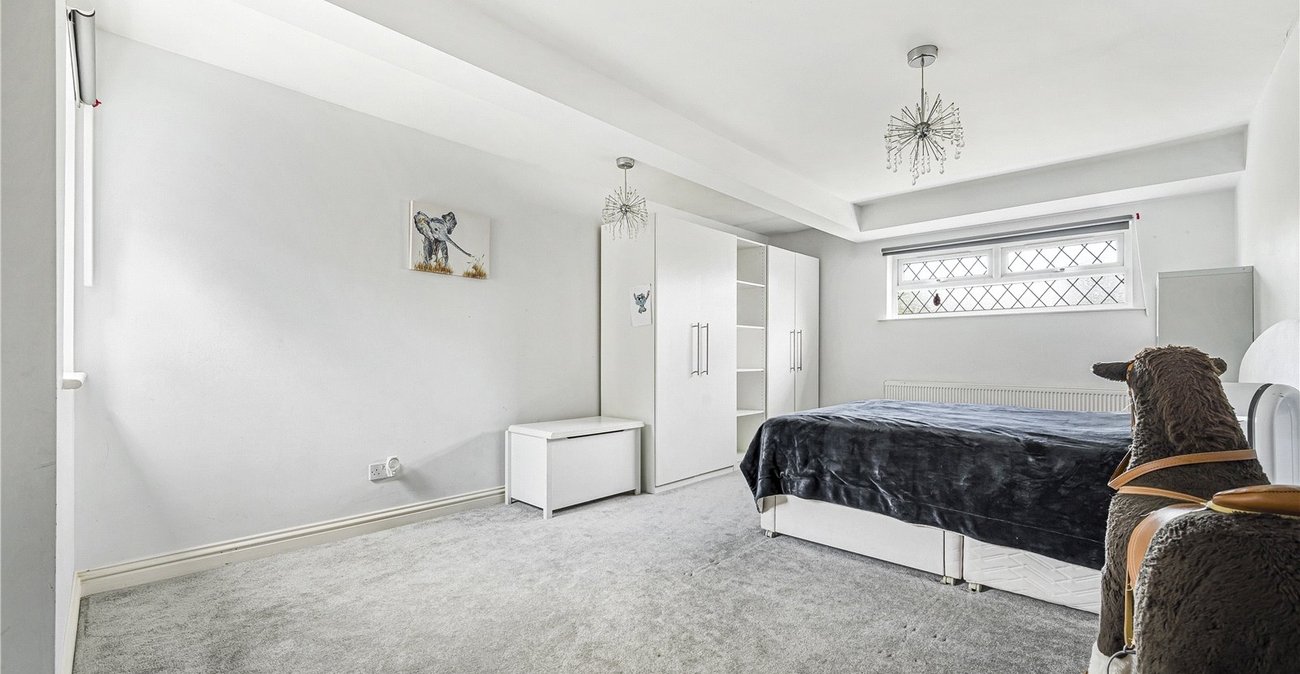 5 bedroom house for sale in Hextable | Robinson Jackson