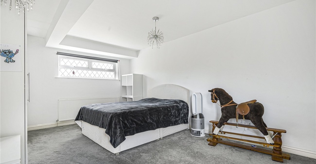 5 bedroom house for sale in Hextable | Robinson Jackson
