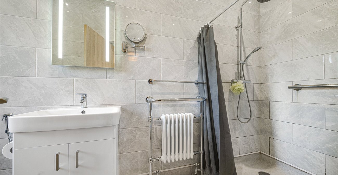 5 bedroom house for sale in Hextable | Robinson Jackson