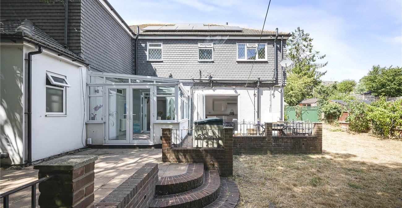 5 bedroom house for sale in Hextable | Robinson Jackson