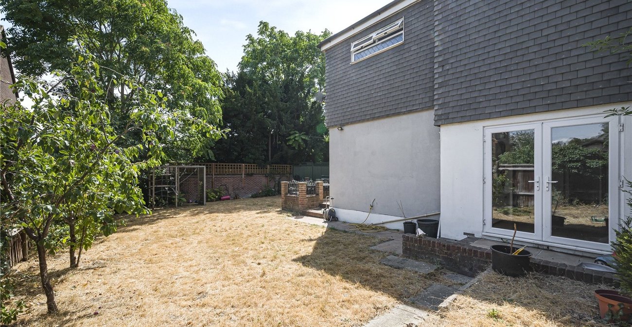 5 bedroom house for sale in Hextable | Robinson Jackson