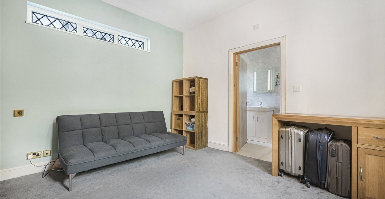 5 bedroom house for sale in Hextable | Robinson Jackson