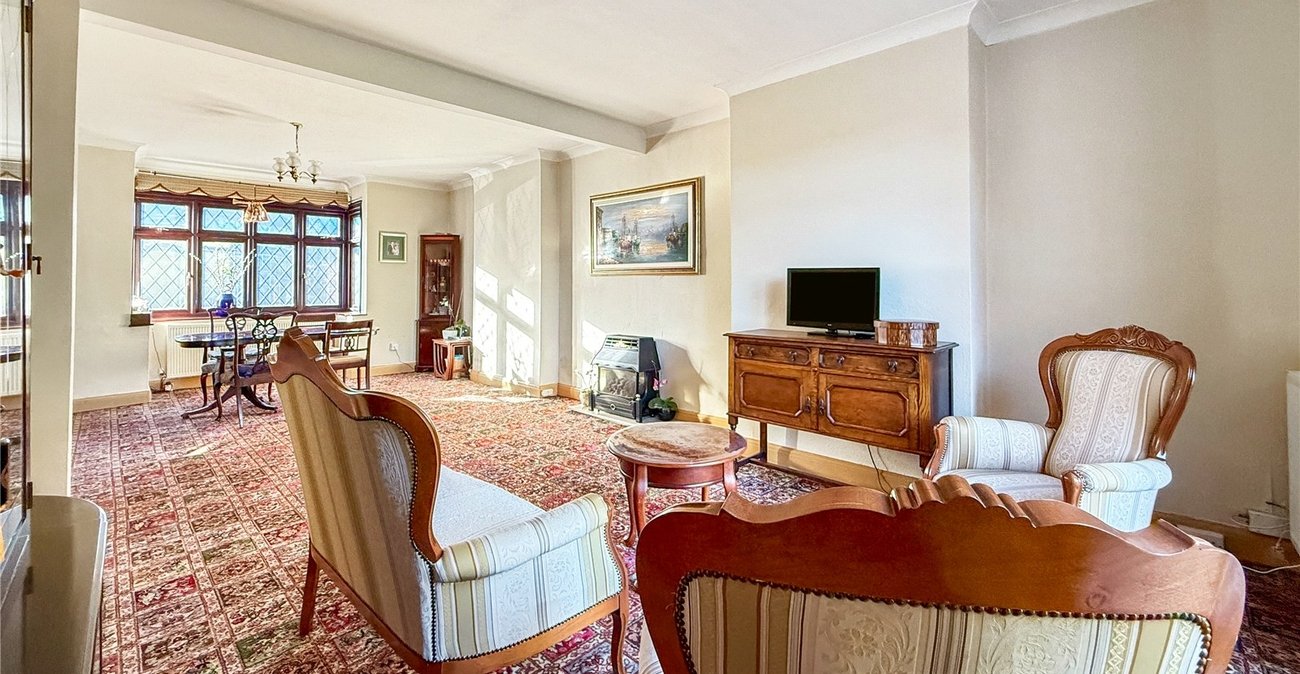 4 bedroom house for sale in Hextable | Robinson Jackson