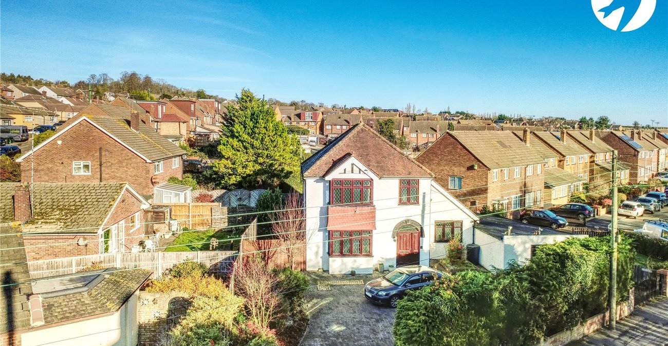 4 bedroom house for sale in Hextable | Robinson Jackson