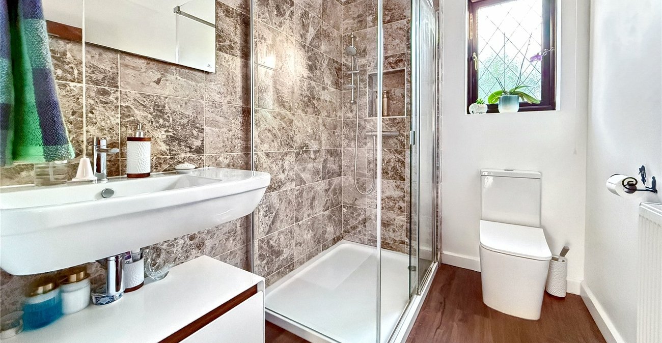 4 bedroom house for sale in Hextable | Robinson Jackson