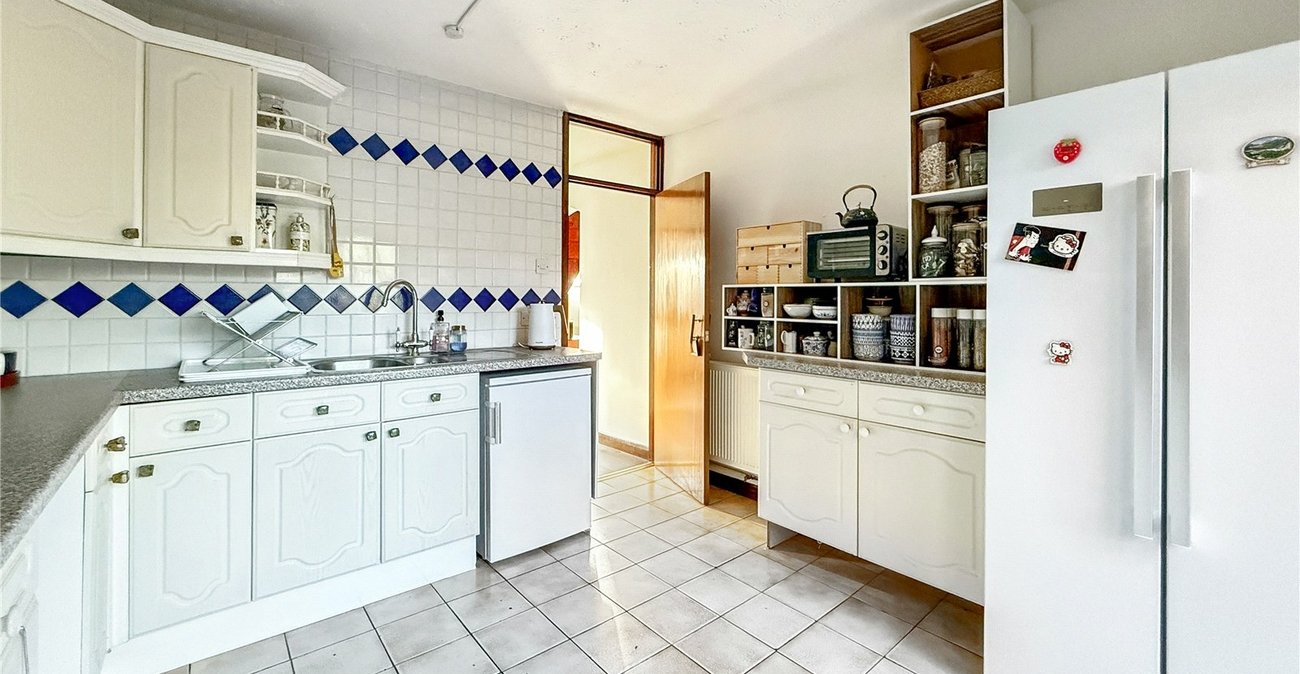 4 bedroom house for sale in Hextable | Robinson Jackson