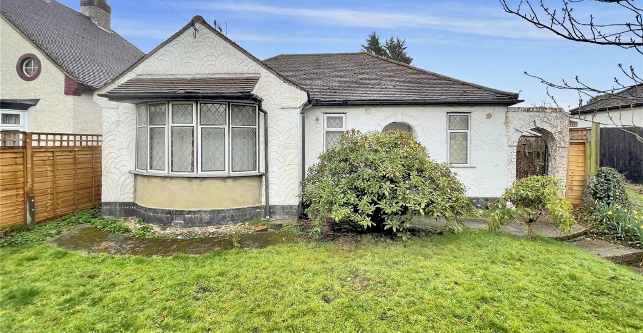 2 bedroom bungalow for sale in Orpington | Robinson Jackson