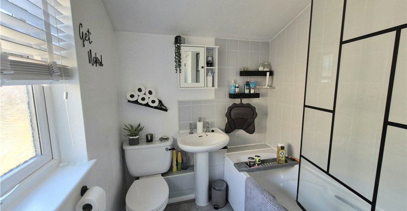 2 bedroom house for sale in Orpington | Robinson Jackson