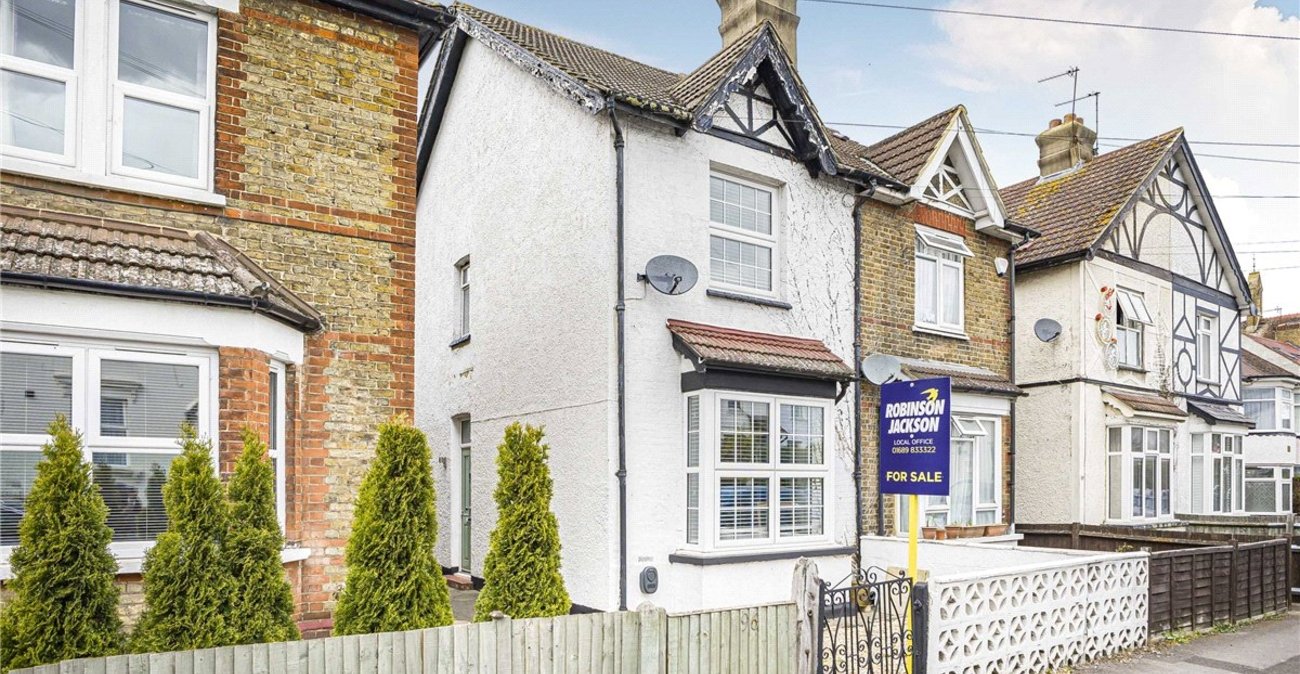 3 bedroom house for sale in Orpington | Robinson Jackson