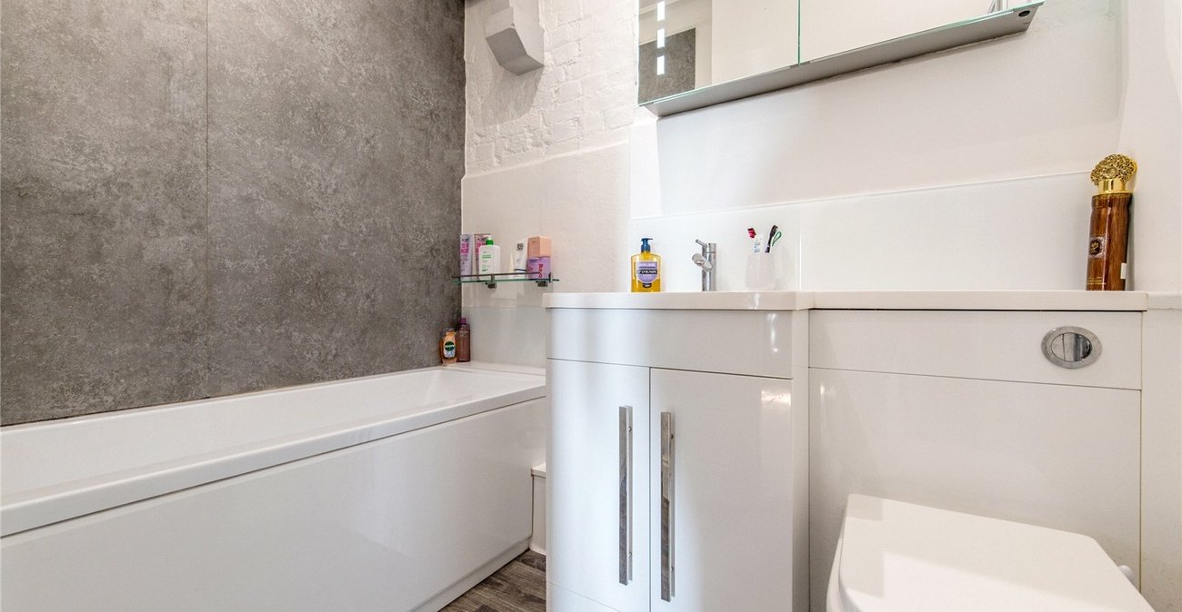 2 bedroom property for sale in Teynham | Robinson Michael & Jackson