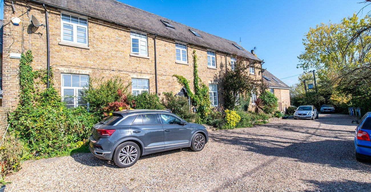 2 bedroom property for sale in Teynham | Robinson Michael & Jackson