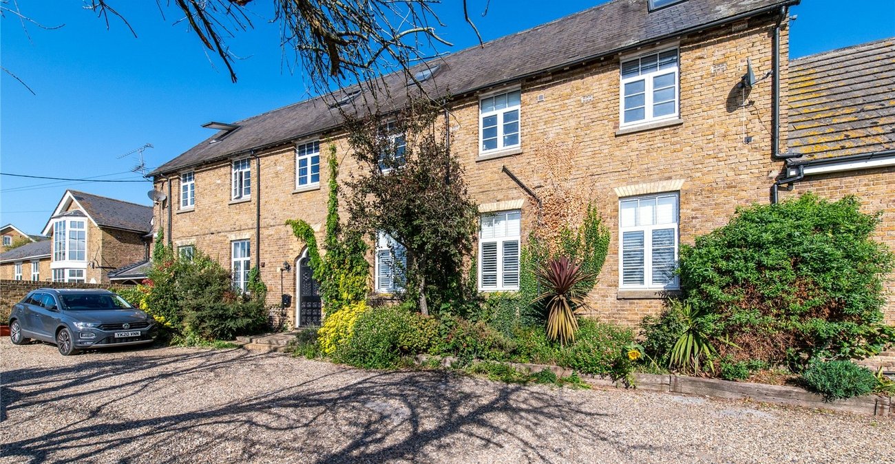 2 bedroom property for sale in Teynham | Robinson Michael & Jackson