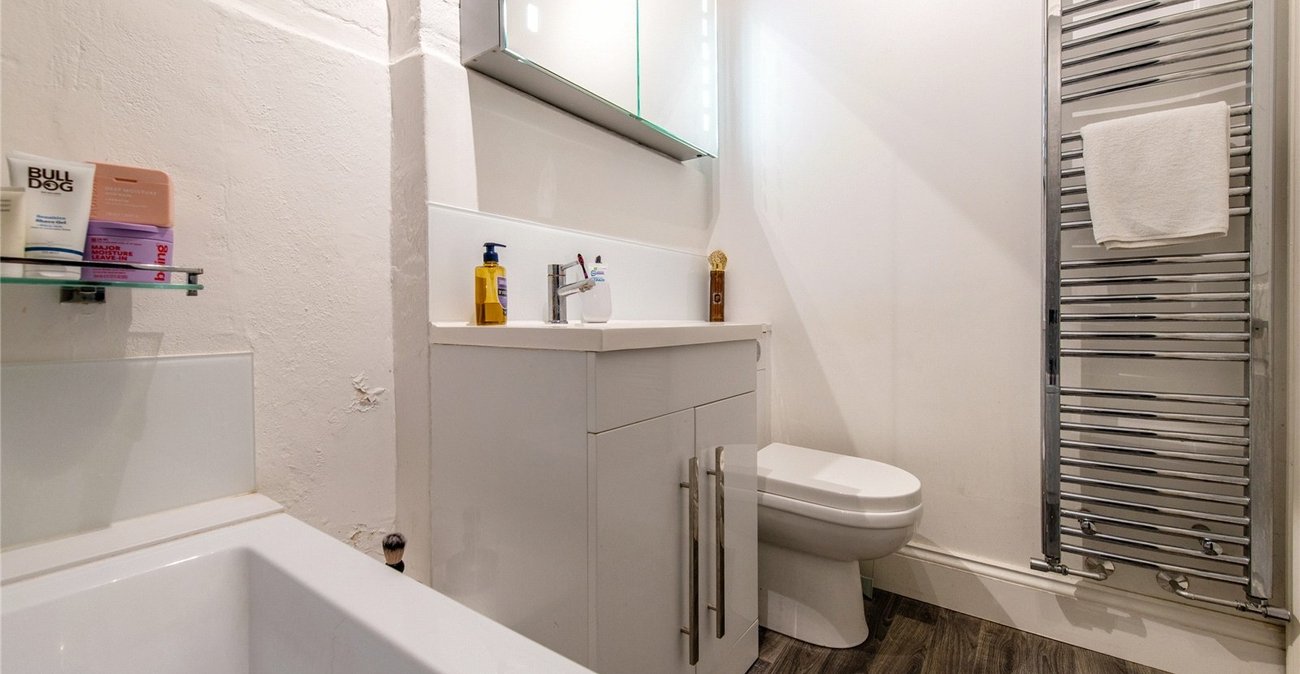 2 bedroom property for sale in Teynham | Robinson Michael & Jackson