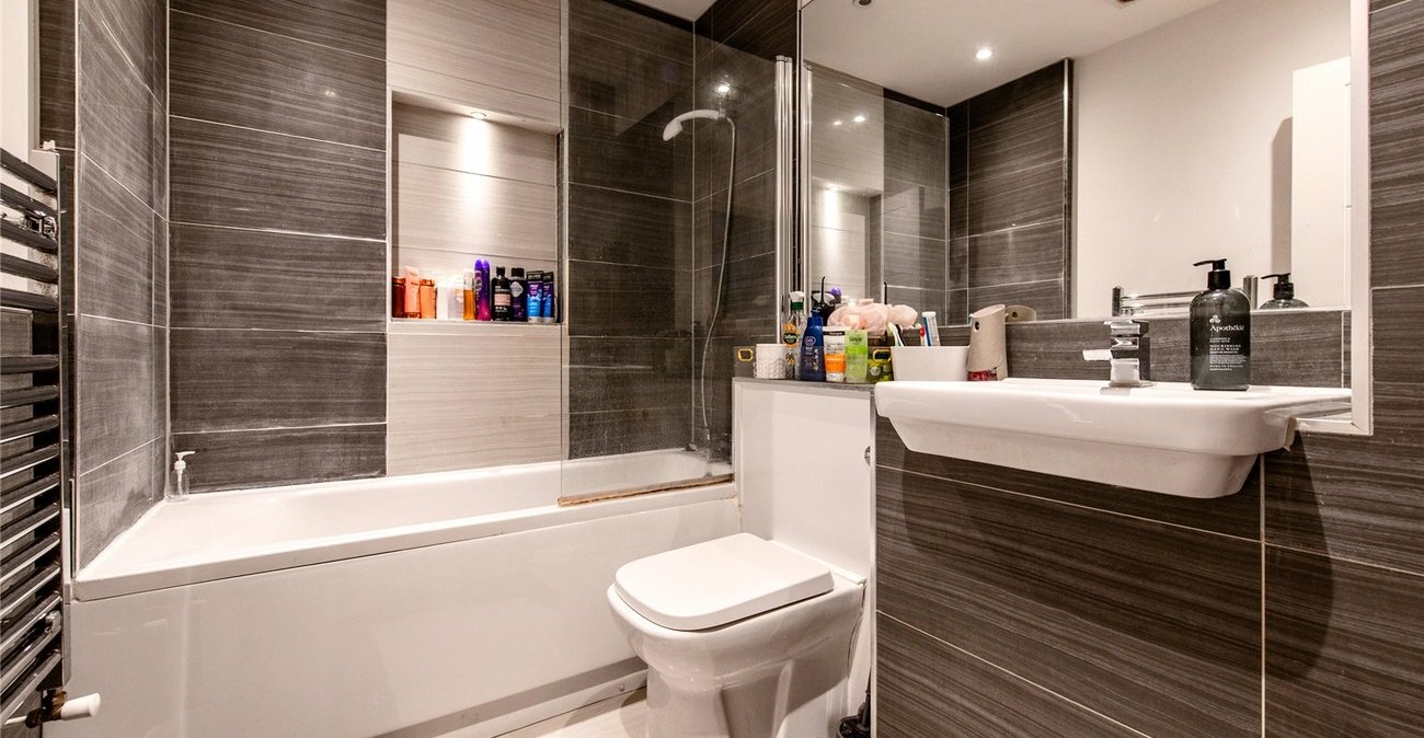 2 bedroom property for sale in Maidstone | Robinson Michael & Jackson