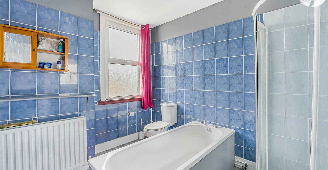 2 bedroom house for sale in Dartford | Robinson Jackson