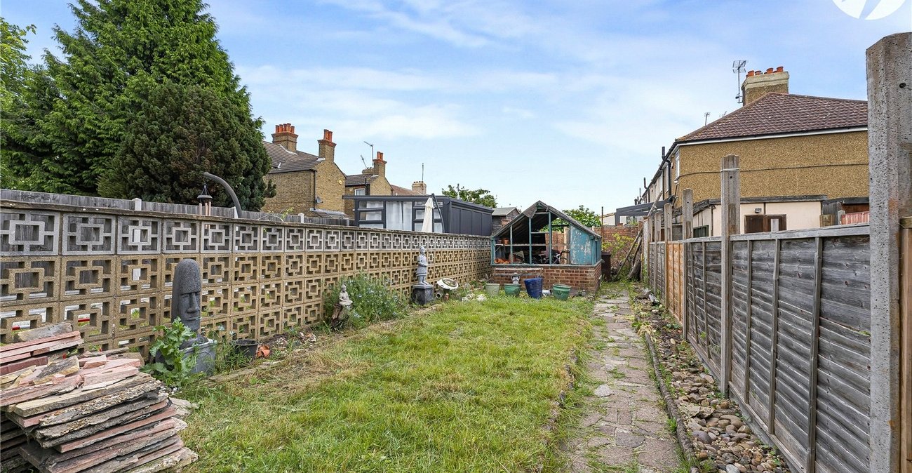 2 bedroom house for sale in Dartford | Robinson Jackson