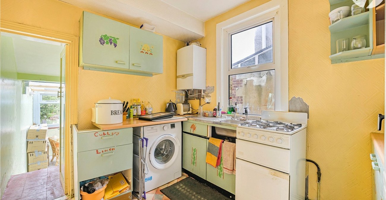 2 bedroom house for sale in Dartford | Robinson Jackson
