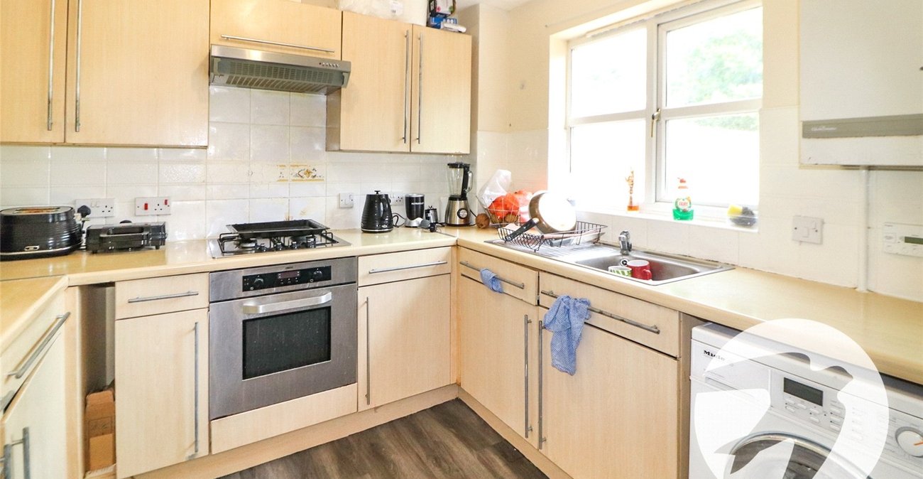 3 bedroom house for sale in Erith | Robinson Jackson