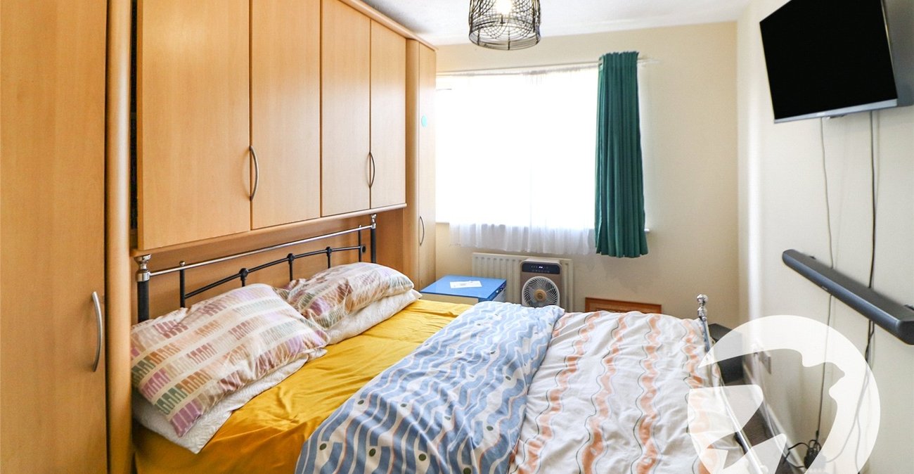 3 bedroom house for sale in Erith | Robinson Jackson