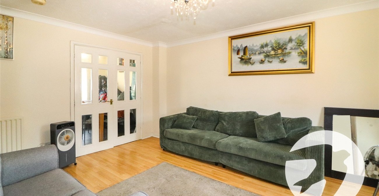 3 bedroom house for sale in Erith | Robinson Jackson