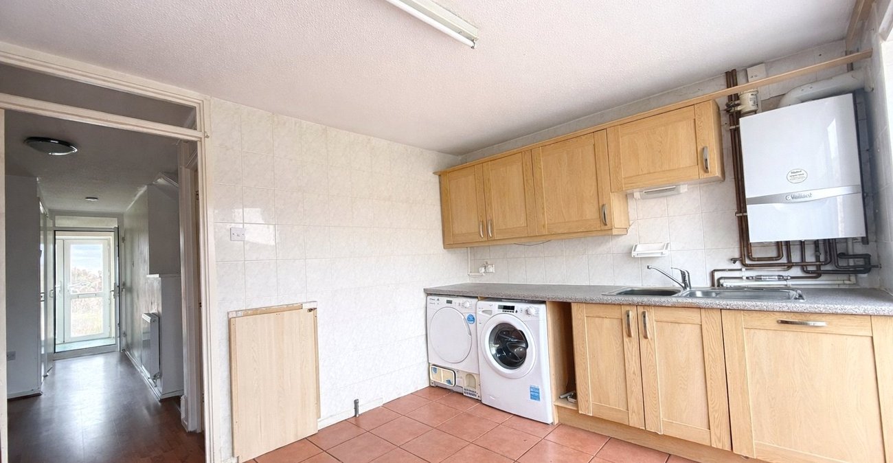 3 bedroom property for sale in London | Robinson Jackson