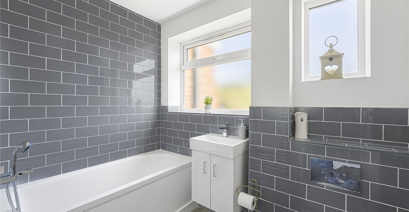 4 bedroom house for sale in Dartford | Robinson Jackson