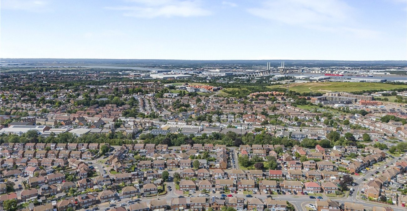 4 bedroom house for sale in Dartford | Robinson Jackson
