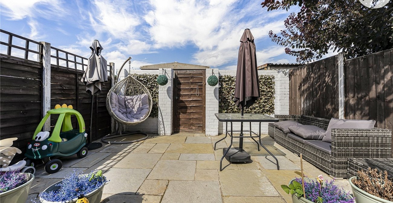 2 bedroom house for sale in Dartford | Robinson Jackson