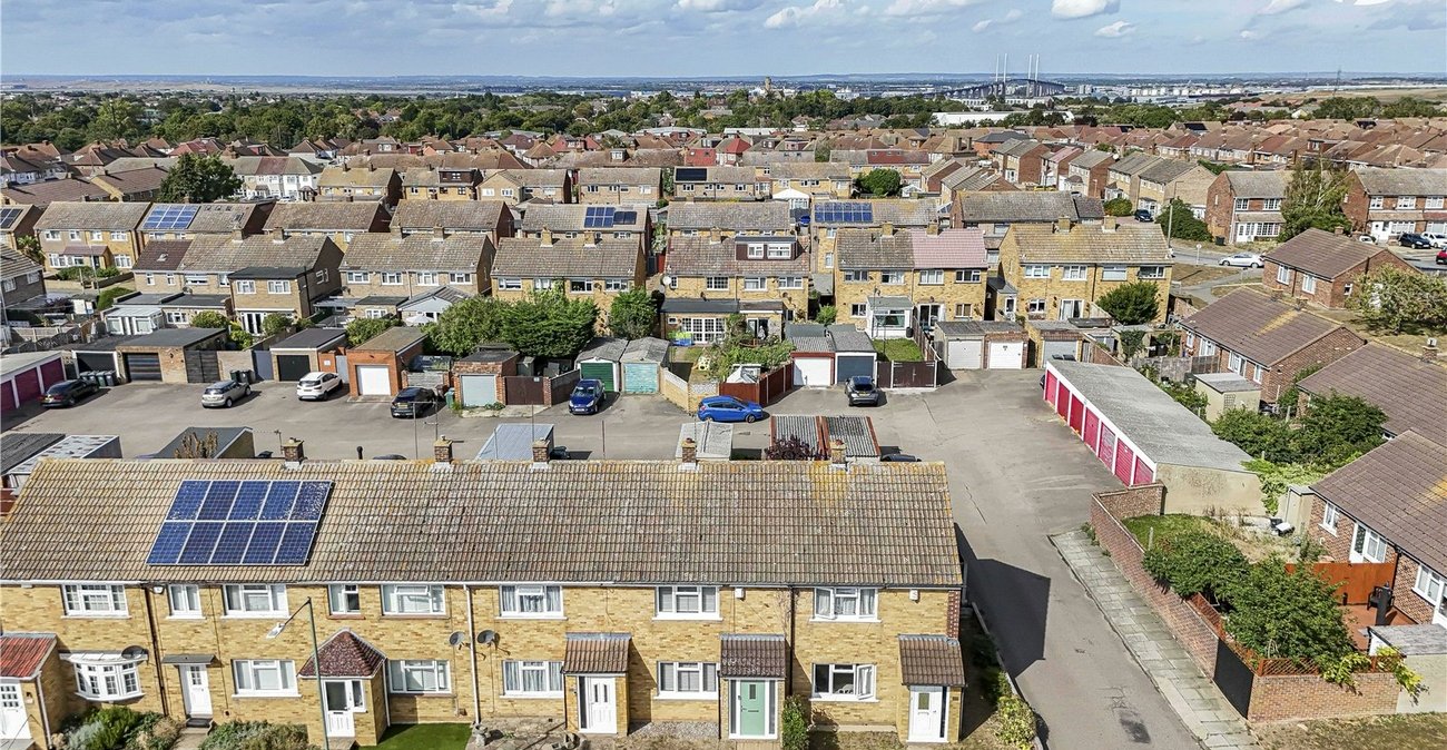 2 bedroom house for sale in Dartford | Robinson Jackson