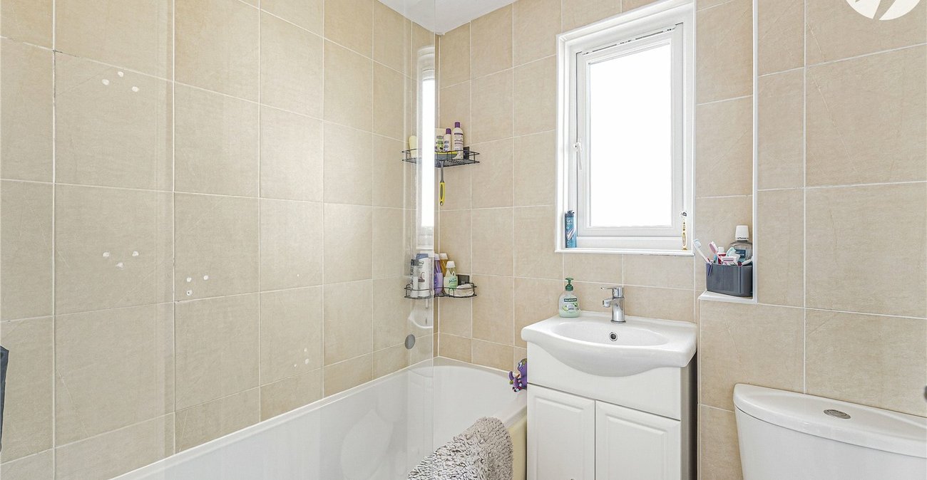 2 bedroom house for sale in Dartford | Robinson Jackson