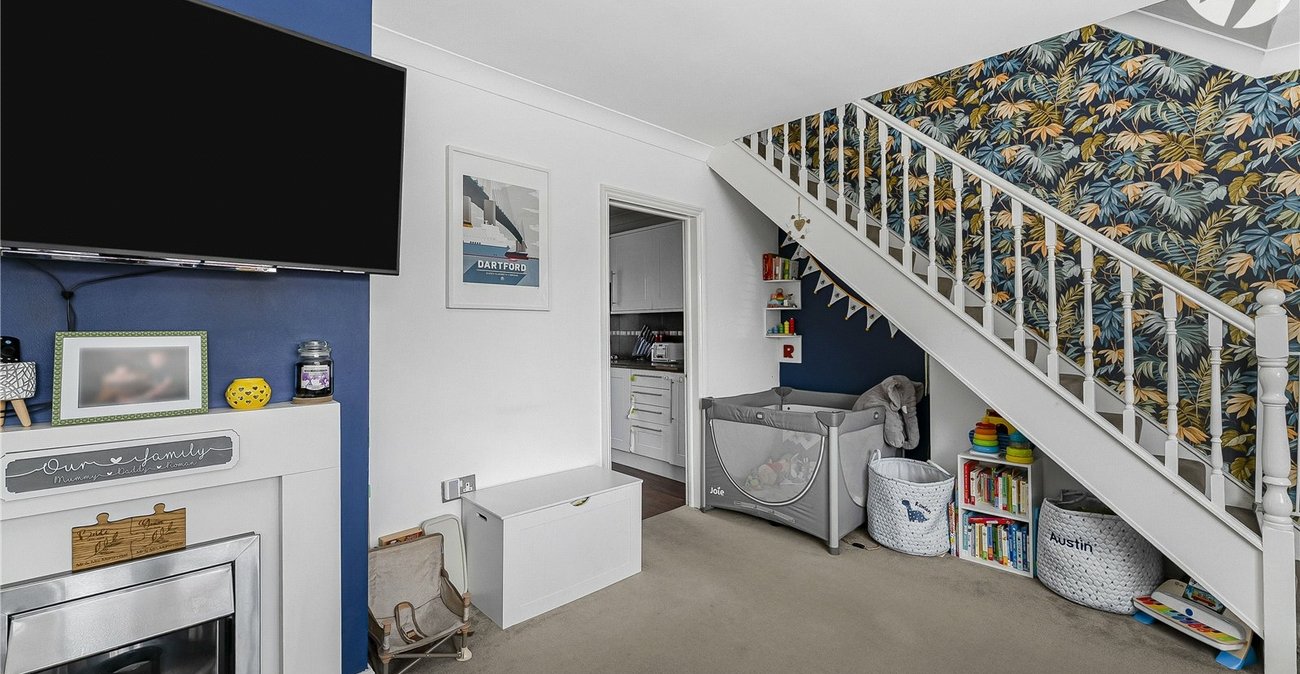2 bedroom house for sale in Dartford | Robinson Jackson