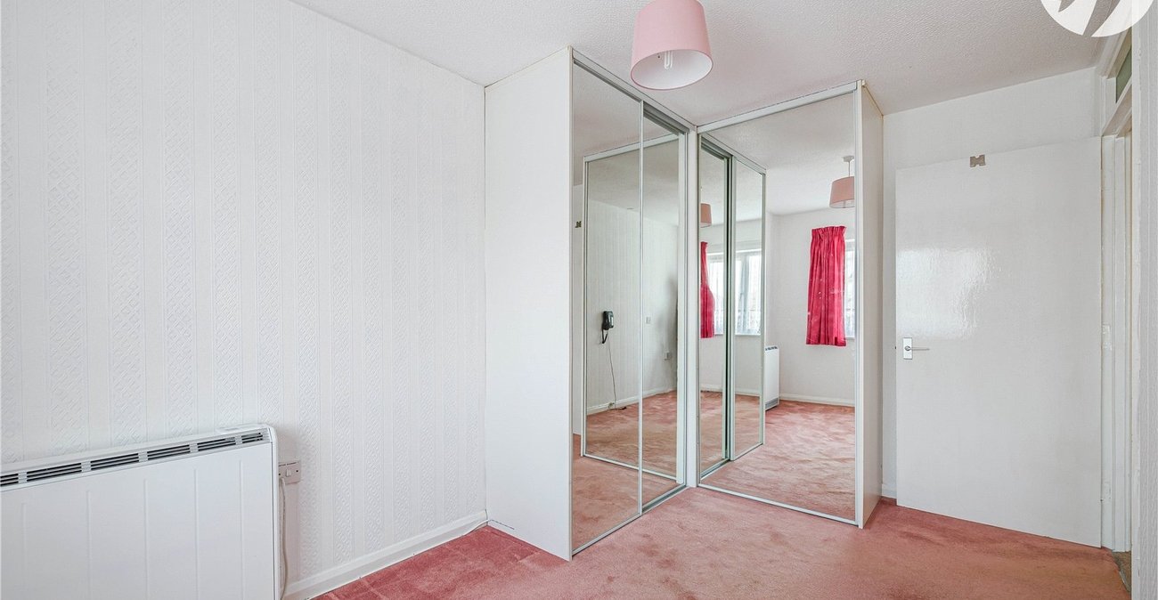 2 bedroom property for sale in Dartford | Robinson Jackson