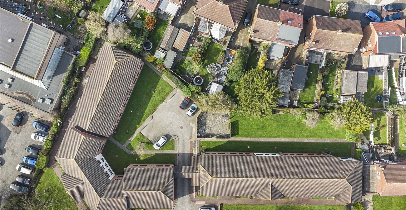 2 bedroom property for sale in Dartford | Robinson Jackson