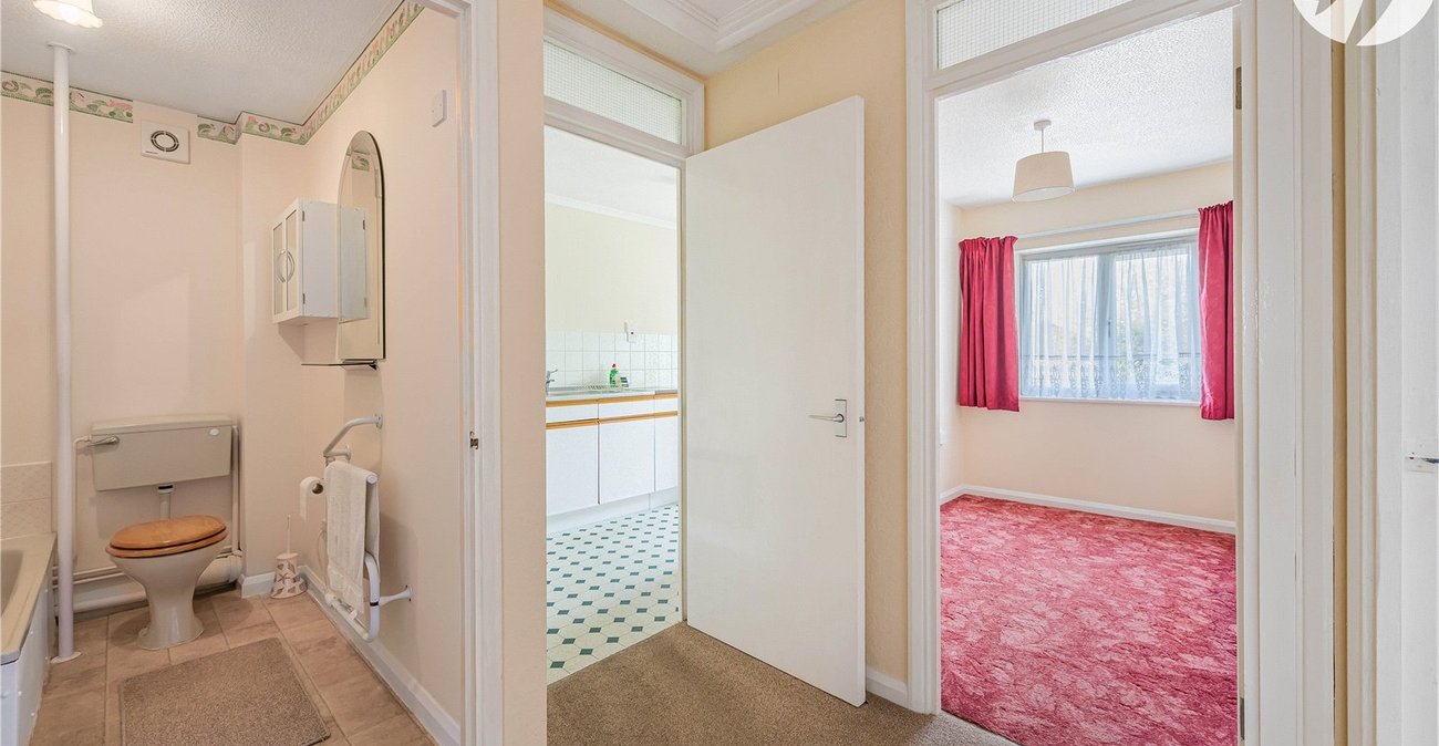 2 bedroom property for sale in Dartford | Robinson Jackson