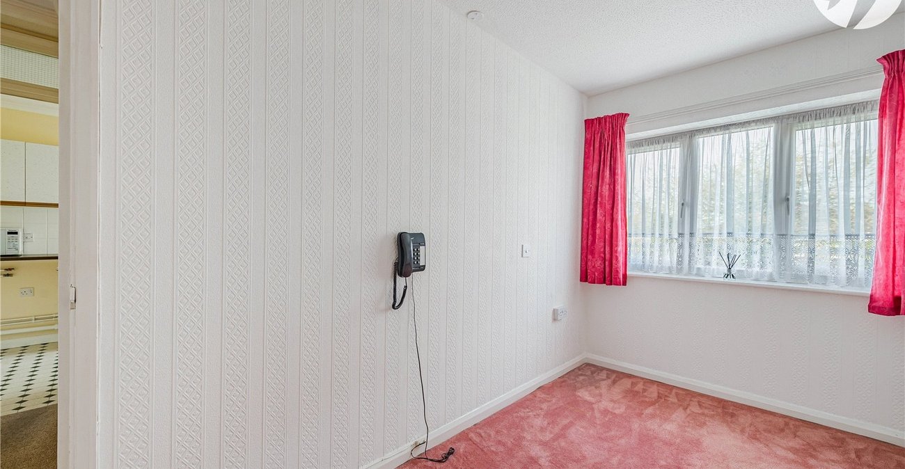 2 bedroom property for sale in Dartford | Robinson Jackson