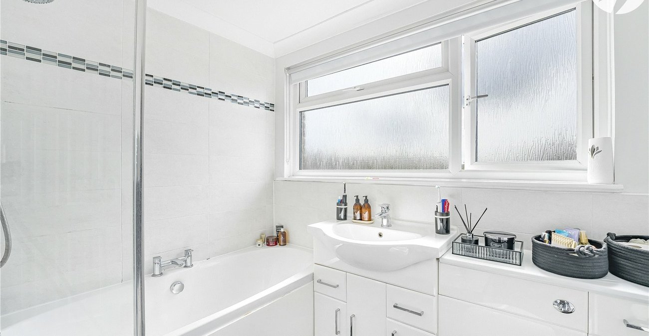 3 bedroom house for sale in Fleet Estate | Robinson Jackson