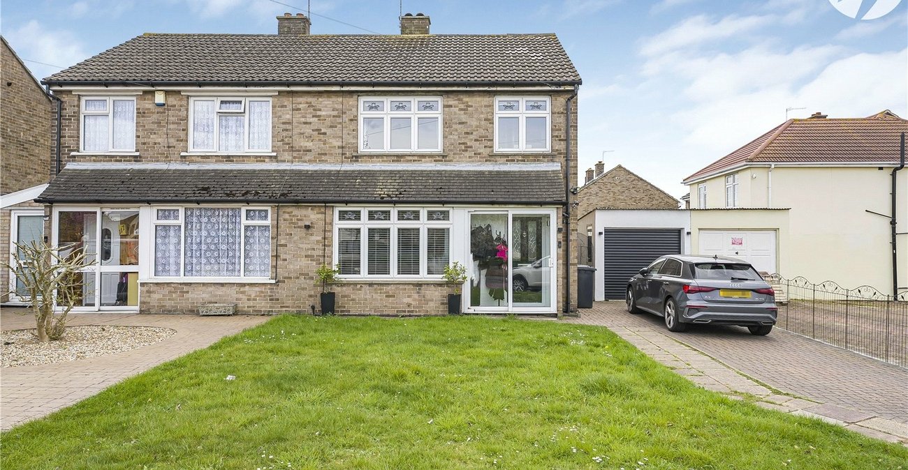 3 bedroom house for sale in Fleet Estate | Robinson Jackson