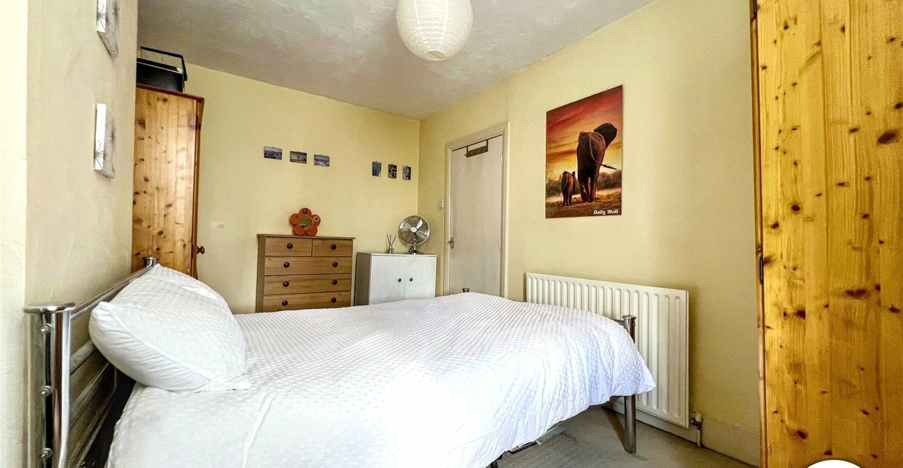 1 bedroom property for sale in Chatham | Robinson Michael & Jackson