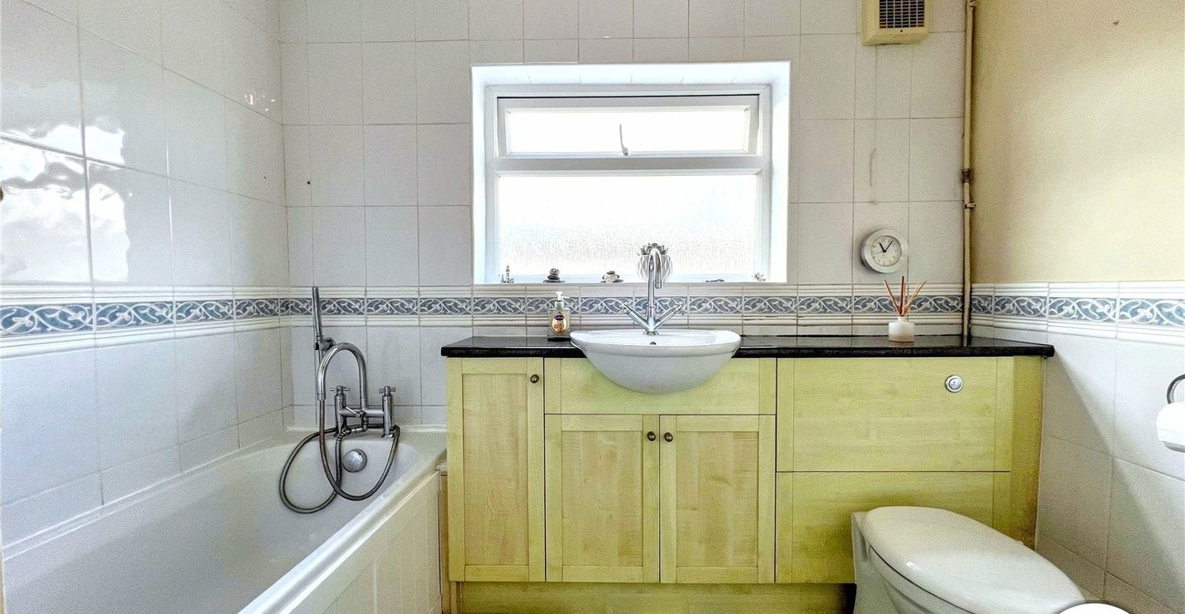 1 bedroom property for sale in Chatham | Robinson Michael & Jackson