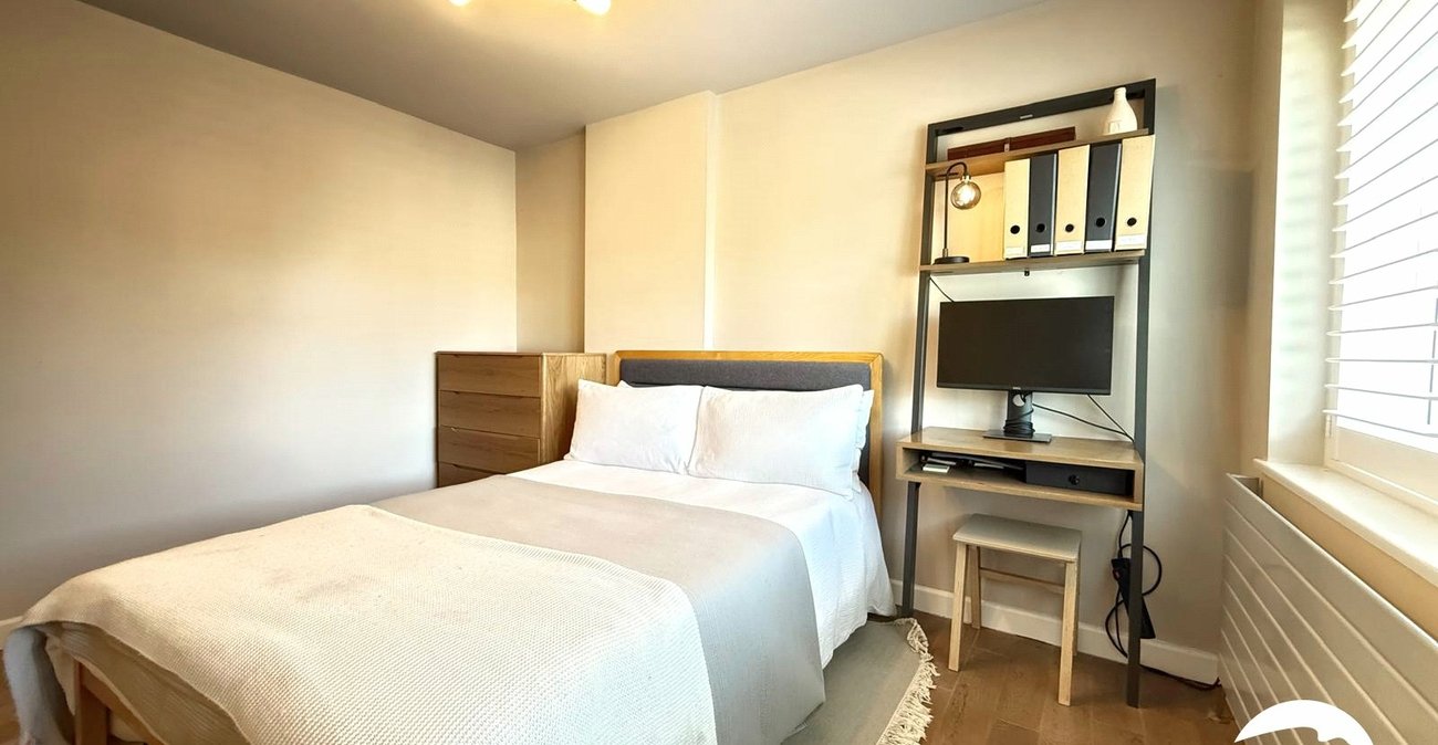 2 bedroom property for sale in London | Robinson Jackson