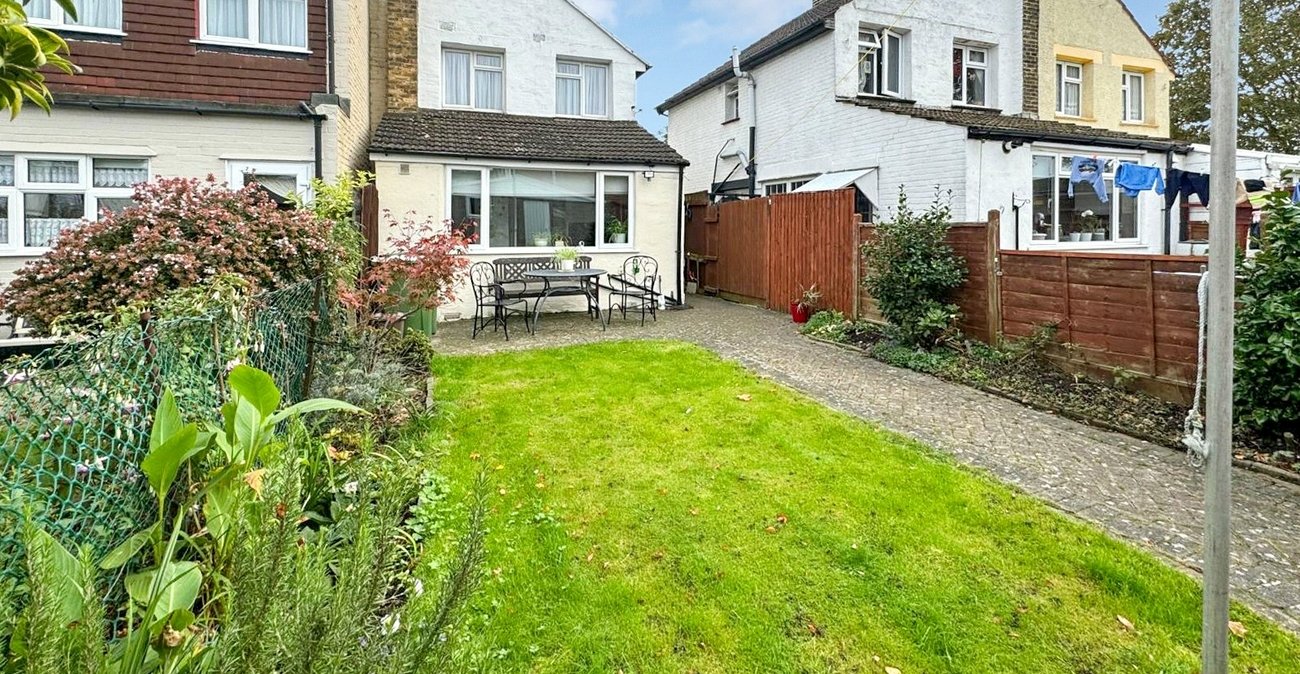 2 bedroom house for sale in Welling | Robinson Jackson