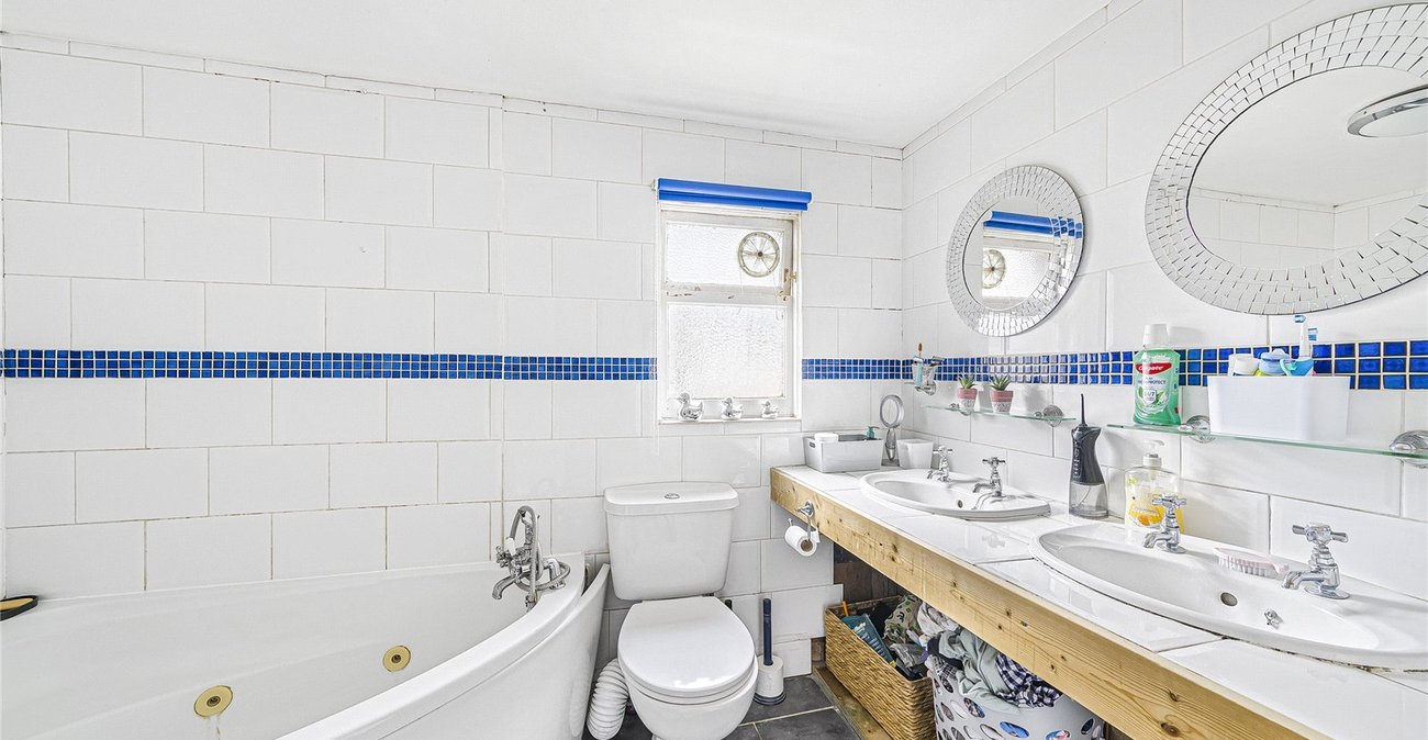 3 bedroom house for sale in Welling | Robinson Jackson